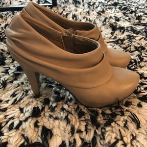 Low-cut ankle booties